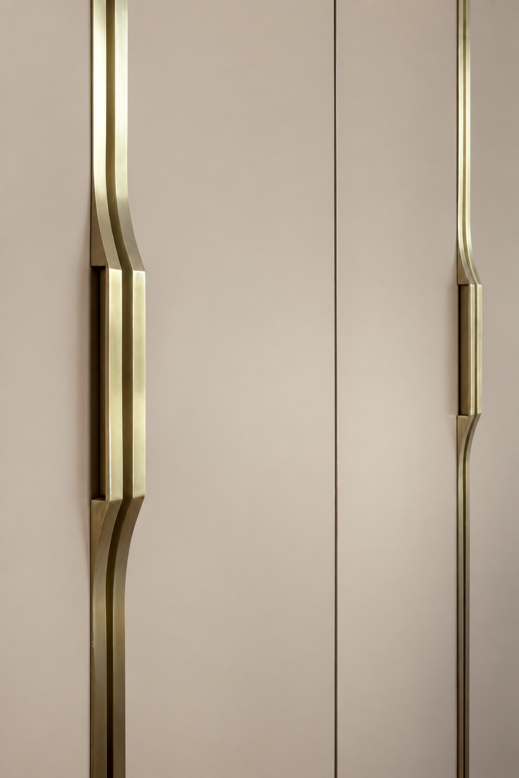 03 — CUSTOMISED HANDLE